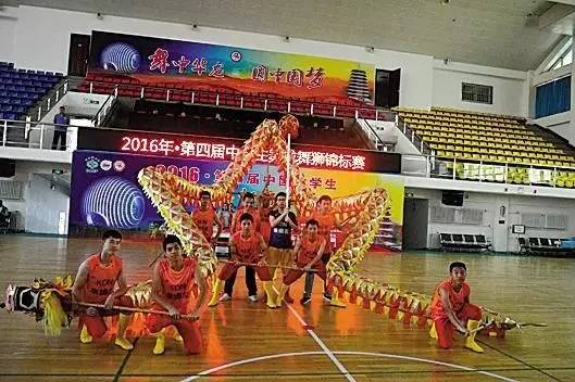 拆500岁非遗盲盒：机器人舞狮嗨翻了(图1)