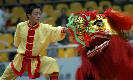 千米长街灯光秀新年增添新滋味(图1)