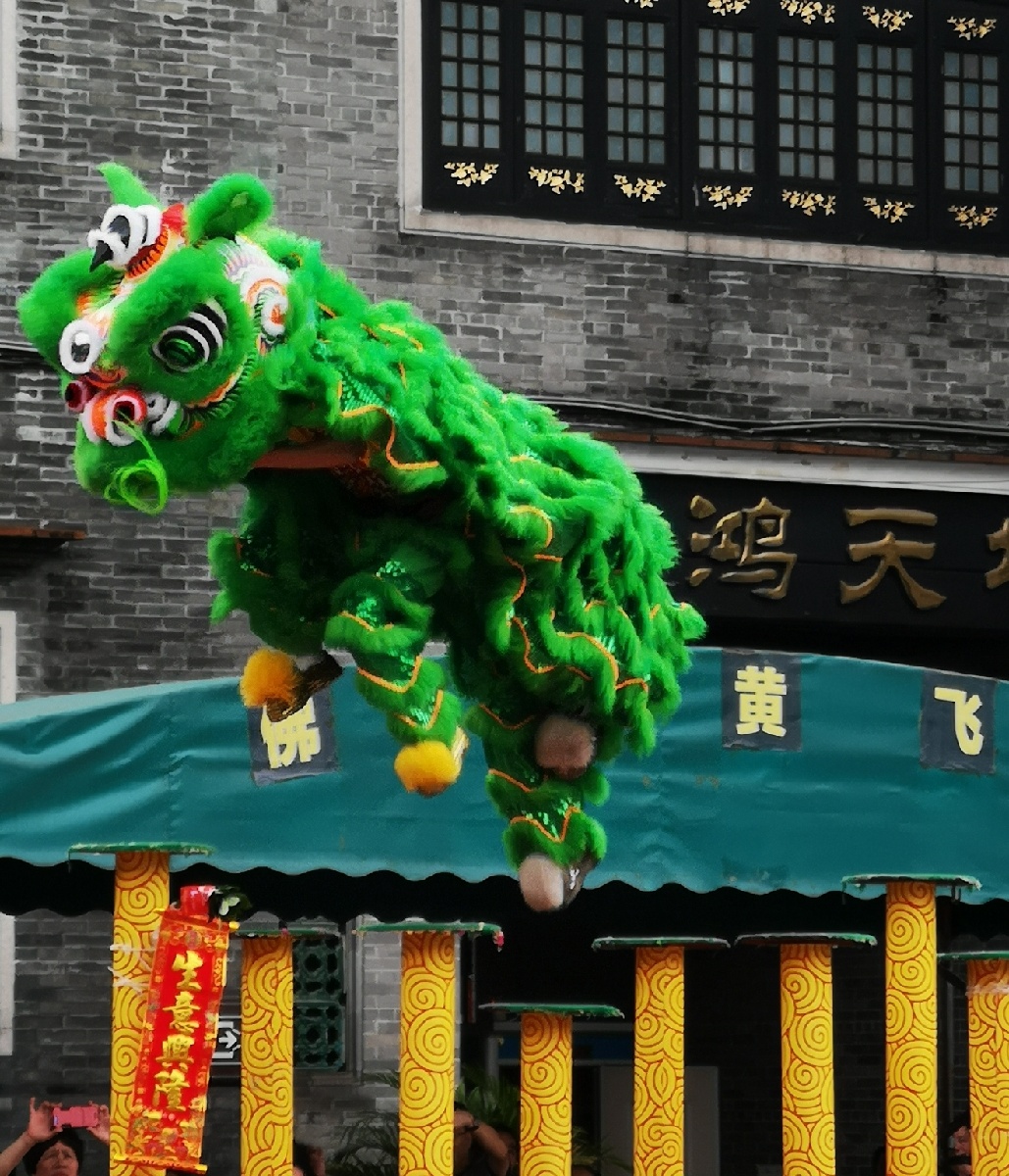 望谟非遗舞龙进校园：一师一龙守初心 布依文脉润少年(图1)