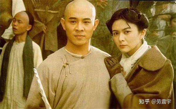 TF家族三代练习生为躲私生朱志鑫张泽禹坐汽车后备-爱奇艺(图1)