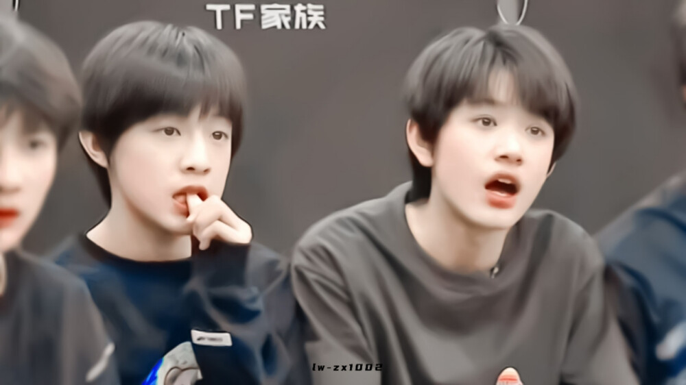 张极张泽禹合唱绝爱TF家族三代重庆路演-爱奇艺(图1)