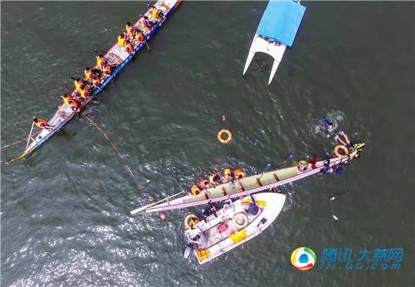 福建省长赵龙现场观摩龙舟比赛(图1)