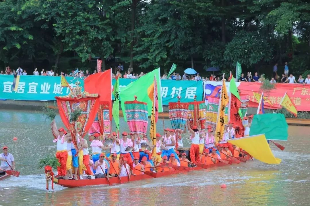 省市全民健身龙舟赛将于9月20日在威海南海新区蓝湖公园开赛(图1)